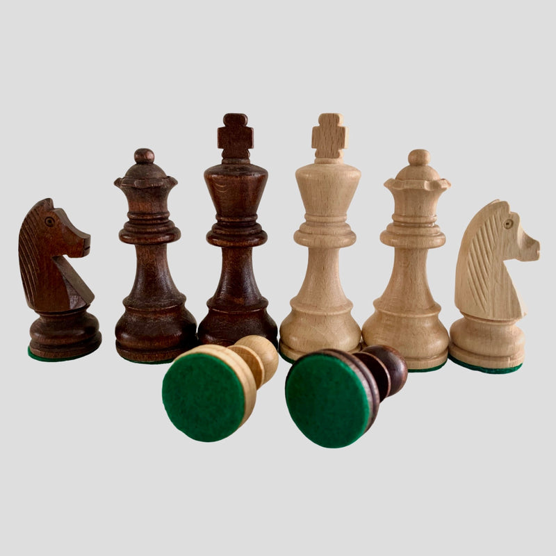 Dies ist eine Bild von Chess Tigers Schachfiguren aus Holz