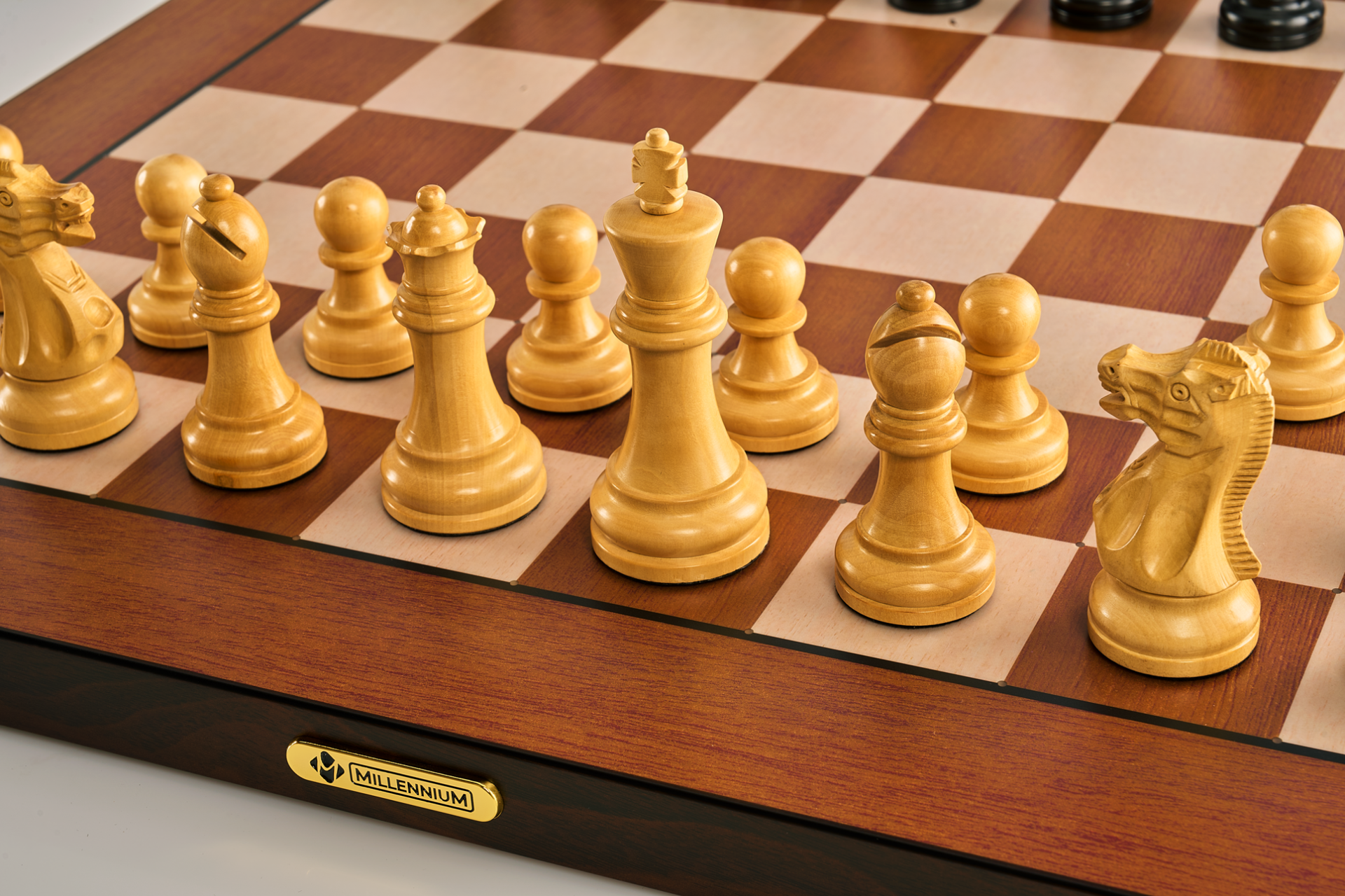 Executive Figurensatz MILLENNIUM für 55 cm Tournament Schachbretter