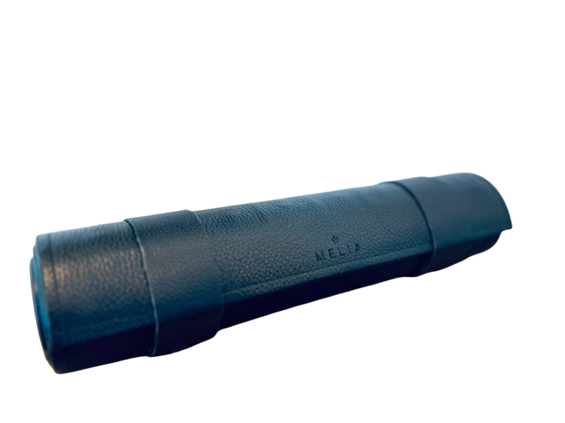 Gerolltes Schachbrett mit Magnetfiguren – kompaktes Schachspiel für Reisen