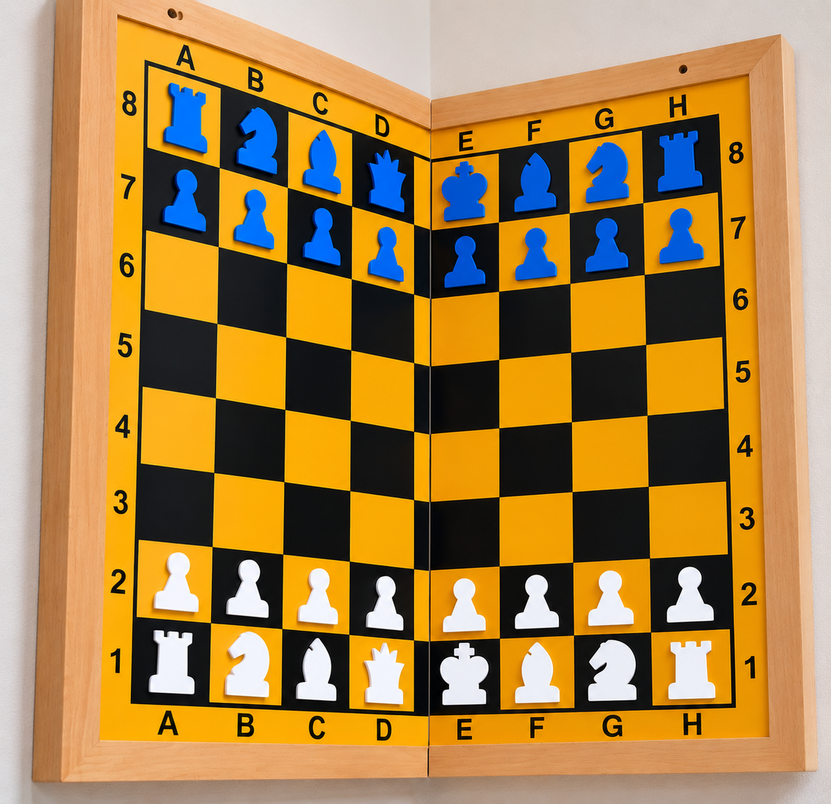 Demo-Schachbrett klappbar, magnetisch, 86 x 86 cm, mit Figuren weiß & blau