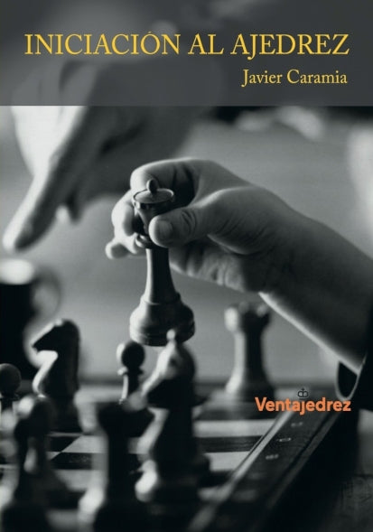 Portada de Iniciación al ajedrez de Javier Caramia, cuadernillo de enseñanza de ajedrez escolar