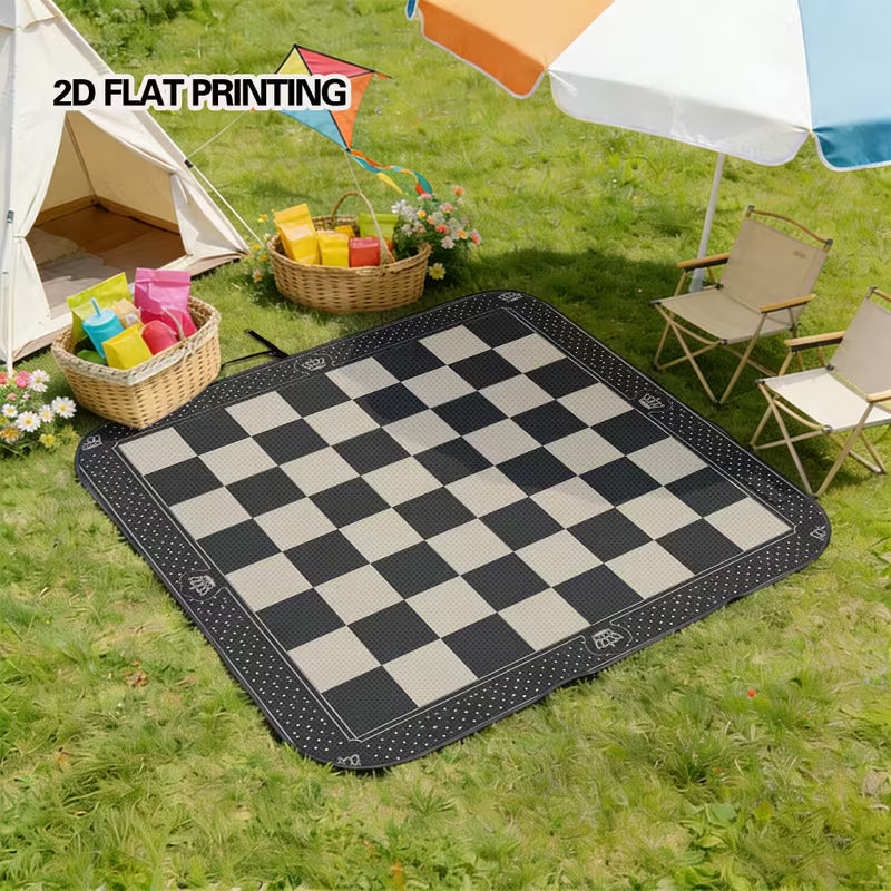 Picknickdecke mit klassischem Schachbrettmuster in 150 × 150 cm, faltbar und leicht. Ideal für Picknick, Strand, Park, Camping und Garten.