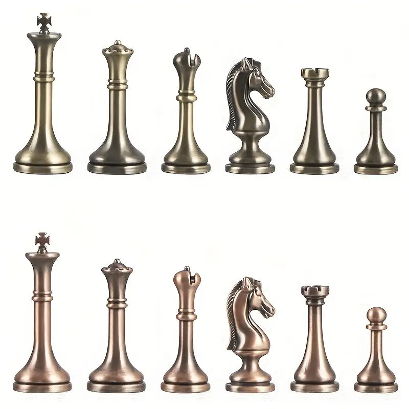Schachfiguren aus Zinklegierung in Bronzeoptik